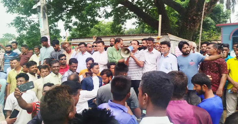 ‘জিলাপি’ খেতে চাওয়া সেই ওসির বদলি ঠেকাতে বিএনপির বিক্ষোভ